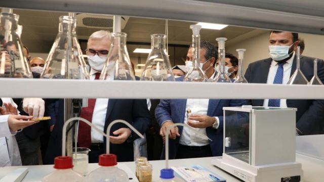 Lila Kozmetik'ten Altın Tozlu Saç Boyası Üretimi!