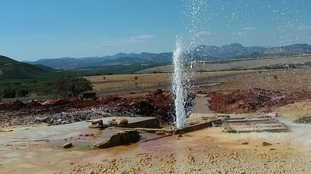 Karakoçan'da Jeotermal Su Üç Yıldır Boşa Akıyor