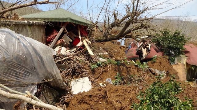 Ordu’da Heyelan: 3 Ev ve 1 Ahır Yıkıldı