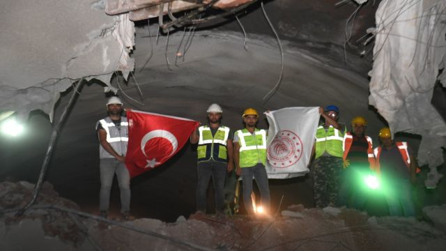 Osmaneli-Bursa-Bandırma-Balıkesir Hızlı Tren Hattında Tünel Işık Görme Töreni Gerçekleştirildi