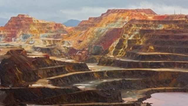 Uganda'da 370 Milyar Dolarlık Maden Rezervi Keşfedildi