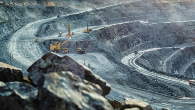 Enerji Şirketi Rüzgar Türbinlerini Yıkıp Kömür Madenine Yer Açmaya Başladı