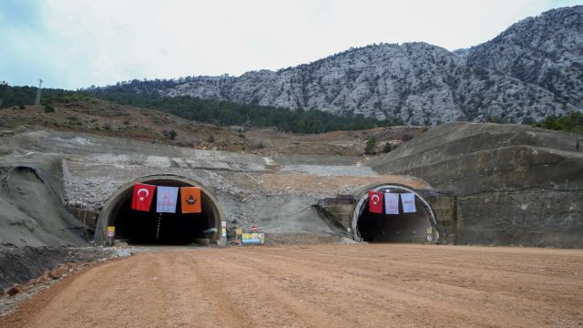 Demirkapı Tüneli İle Antalya-Konya Arası 2 Saat Kısalacak