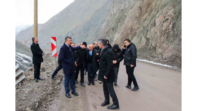 Yüksekova'da Tünel Çalışmaları Devam Ediyor