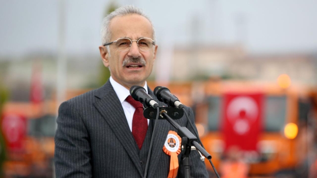 Bakan Uraloğlu: “40 Dakikalık Yol 5 Dakikaya Düşecek”