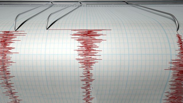 Ege Denizi'nde 5,2 büyüklüğünde şiddetli deprem!