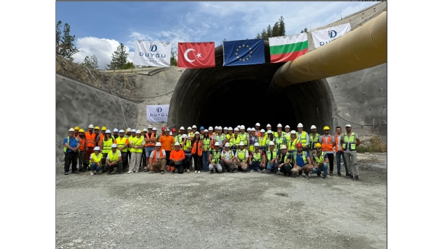Bulgaristan T11 Tüneli “Işık Göründü” Töreni