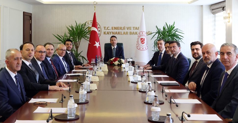 Bakan Bayraktar, Kömür Üreticileri Derneği heyetiyle görüştü