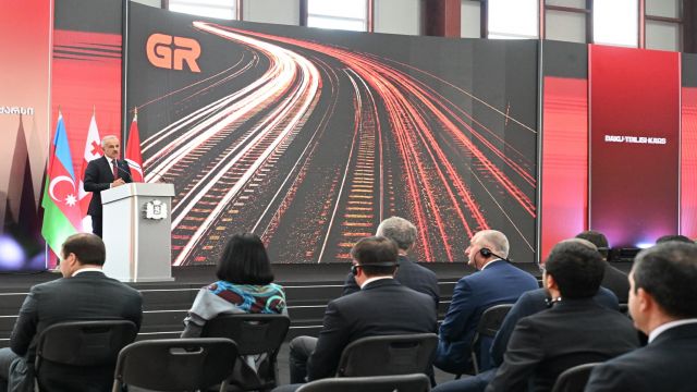 Bakü-Tiflis-Kars Demiryolu Hattı'nda Yeni Dönem Başladı