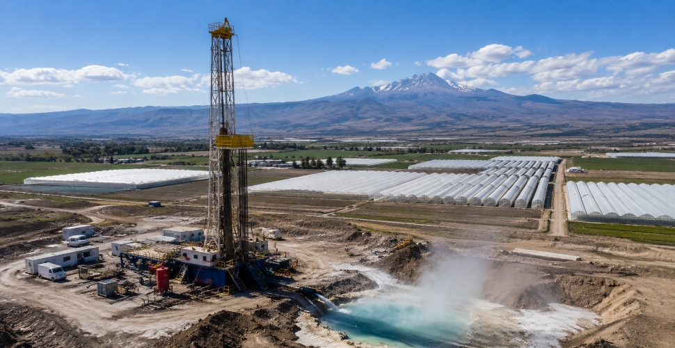 Kayseri’de jeotermal seracılık projesinde açılan 9 kuyunun tamamında sıcak suya ulaşıldı
