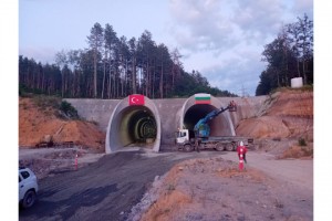 Bulgaristan Elin Pelin- Vakarel Demiryolu Tünelinde Nihai Kaplama Çalışmaları Sürüyor