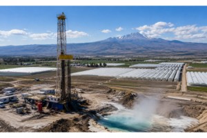 Kayseri’de jeotermal seracılık projesinde açılan 9 kuyunun tamamında sıcak suya ulaşıldı