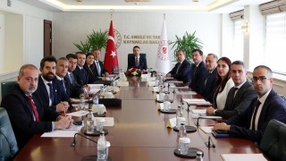 Enerji ve Tabii Kaynaklar Bakanı Alparslan Bayraktar, İMİB Başkanı Metin Çekiç'i Kabul Etti